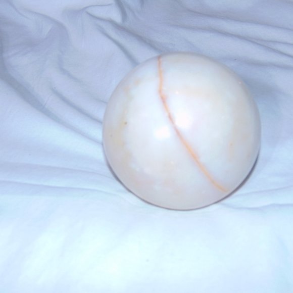 4" Alabaster Sphere - Picture 3 of 8